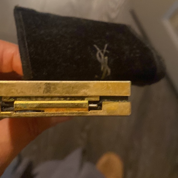 Ysl pressed powder shade 4, suitable for medium/olive skin - Picture 5 of 6